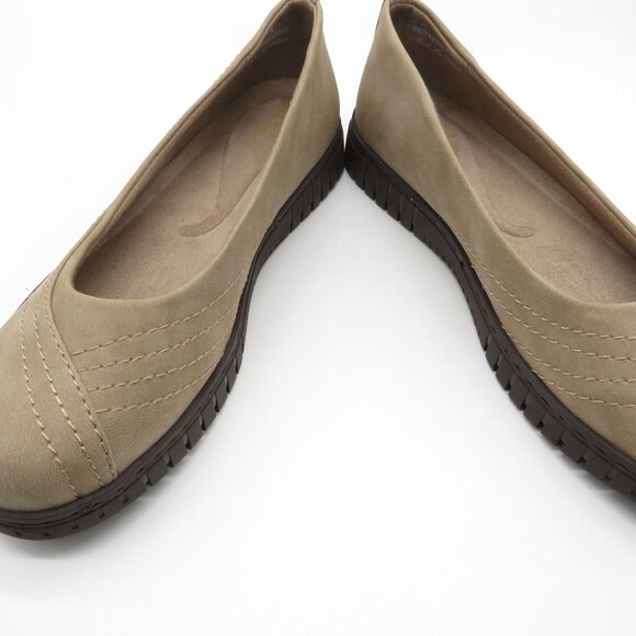 Easy Street Women's Brown Slip-On Flats With Comfort Sole 9.5 NEW - Picture 2 of 7